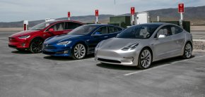 
Моделите, които ще бъдат изтеглени, включват вносните Model S, Model X, Model 3 и произведените в Китай Model 3 и Model 6.
