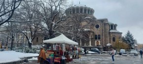 
Сергия разкраси неизчистената пързалка пл.Св.Неделя и София стана по-евро при новия кмет: Фотофакт