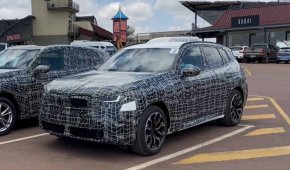 BMW X3 е един от най-популярните кросоувъри на мюнхенския автомобилен производител. Лансиран за първи път през 2003 г., X3 се подготвя за ново поколение по-късно тази година.