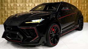 Lamborghini Urus Mansory е луксозен SUV, оборудван с мощен 4,0-литров двигател V8, който генерира 650 к.с. и 850 Нм въртящ момент.