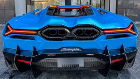 Новият луксозен модел 2024 Lamborghini Revuelto е оборудван с мощен 6,5-литров V12 двигател с мощност 1015 к.с.