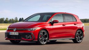 Volkswagen наскоро направи фейслифт на Golf, като той засегна и версията GTI.