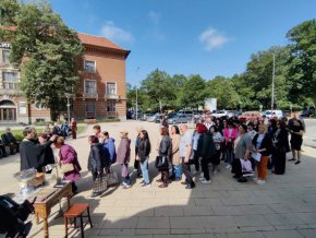 Молебен и водосвет за здраве заради годишнината от земетресението през 2012 г. в Перник