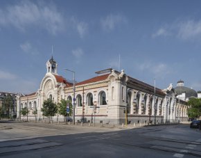   Звън на часовник оповести откриването на Централни хали