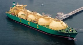   Доставките на LNG от Русия за ЕС през юли почти са се изравнили с тези от САЩ