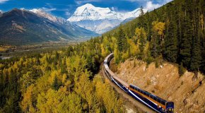  Пътуването в спалния вагон Rocky Mountaineer между Ванкувър и Банф минава през едни от най-впечатляващите пейзажи на планетата