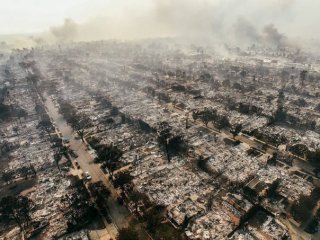 Горски пожар опустоши богатия квартал на Лос Анджелис